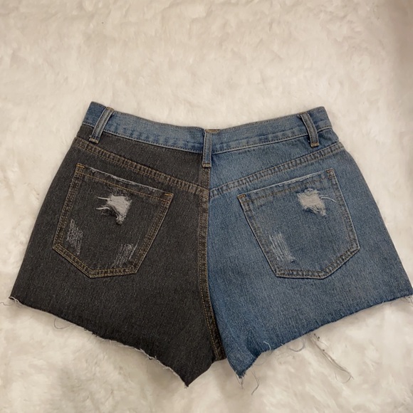 Clara Story 2 Tone Jean Shorts Size Small - Picture 4 of 9